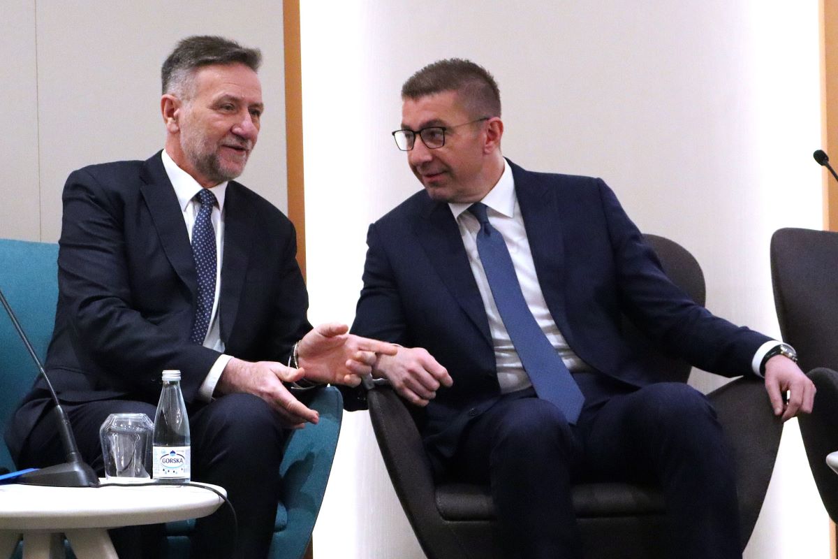 1. Pavo Barisic i Hristijan Mickoski